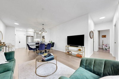 55 Oneida Crescent • #PH 10 • Richmond Hill, ON photo 8