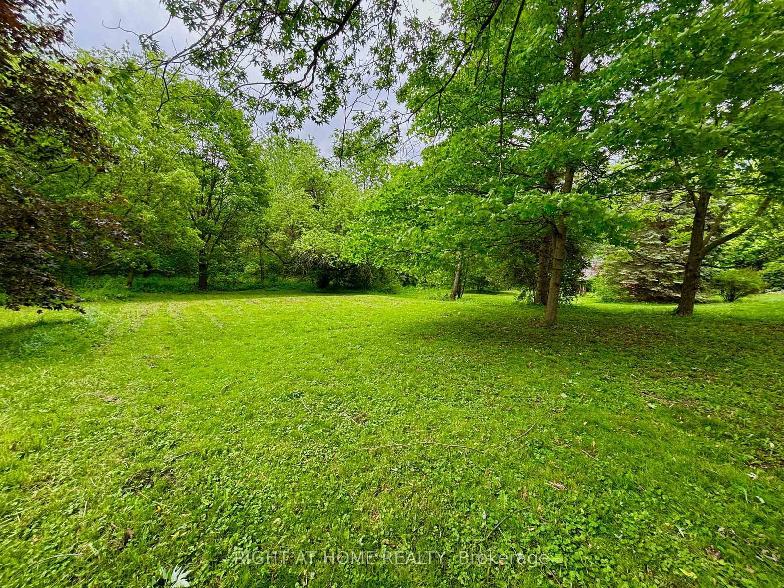 735 Srigley Street • Newmarket, ON photo 22