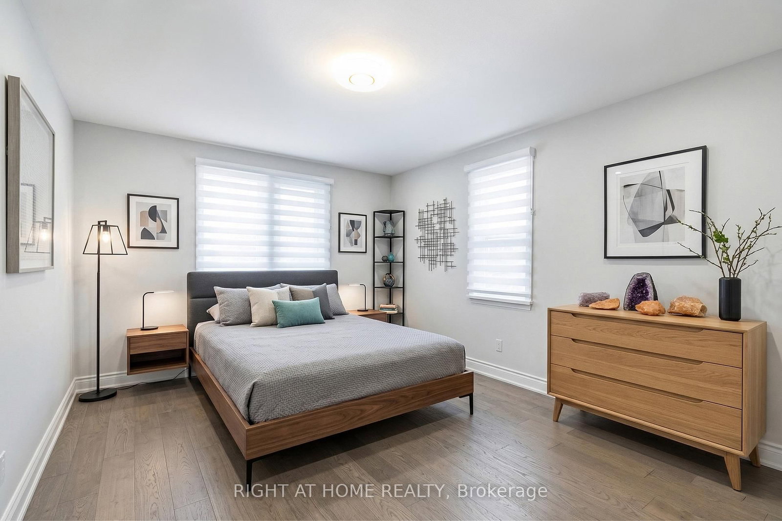 735 Srigley Street • Newmarket, ON photo 9