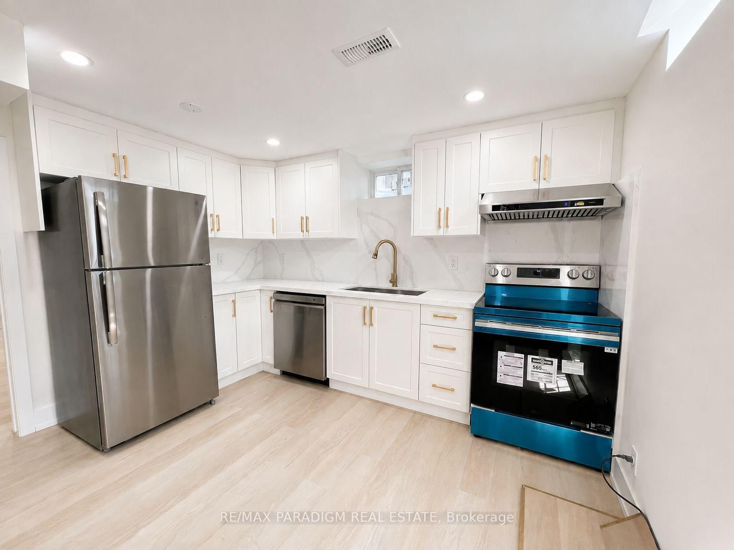 Bsmt-291 Drummond Dr, Vaughan, view 3