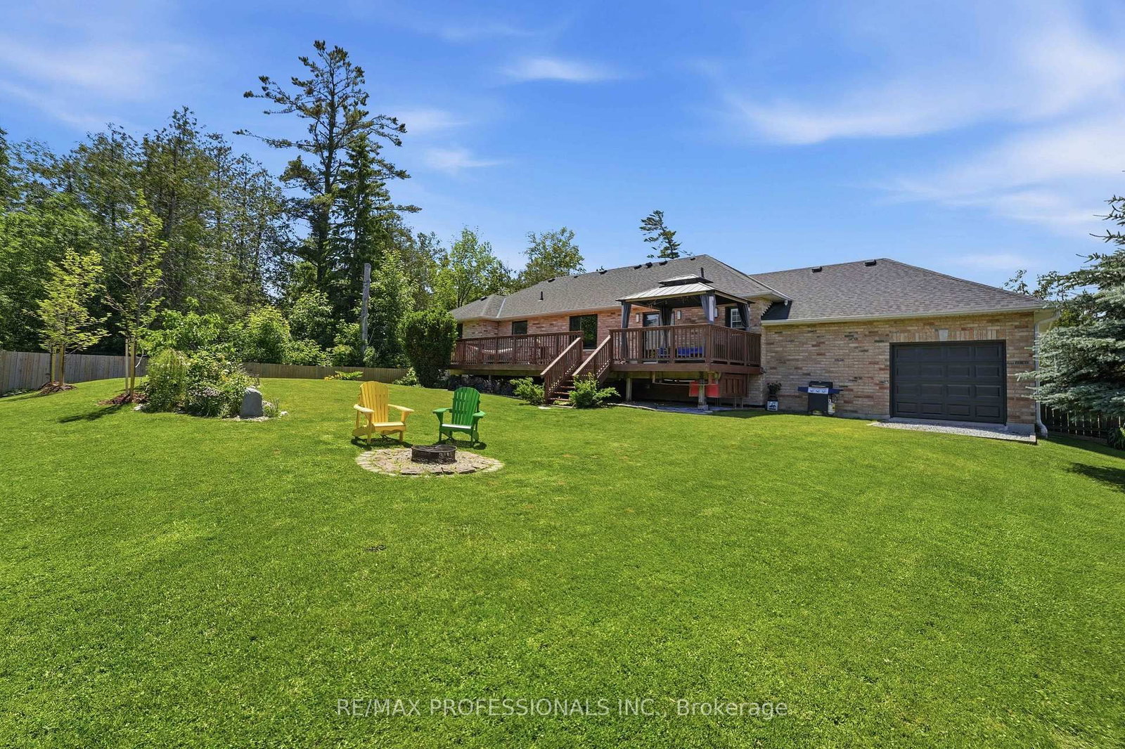 101 Maple Avenue • Georgina, ON photo 2