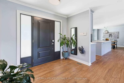 101 Maple Avenue • Georgina, ON photo 5