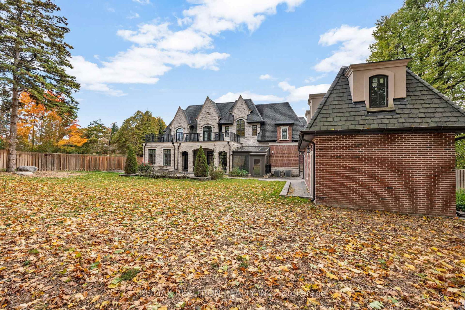 138 Centre Street • Vaughan, ON photo 12