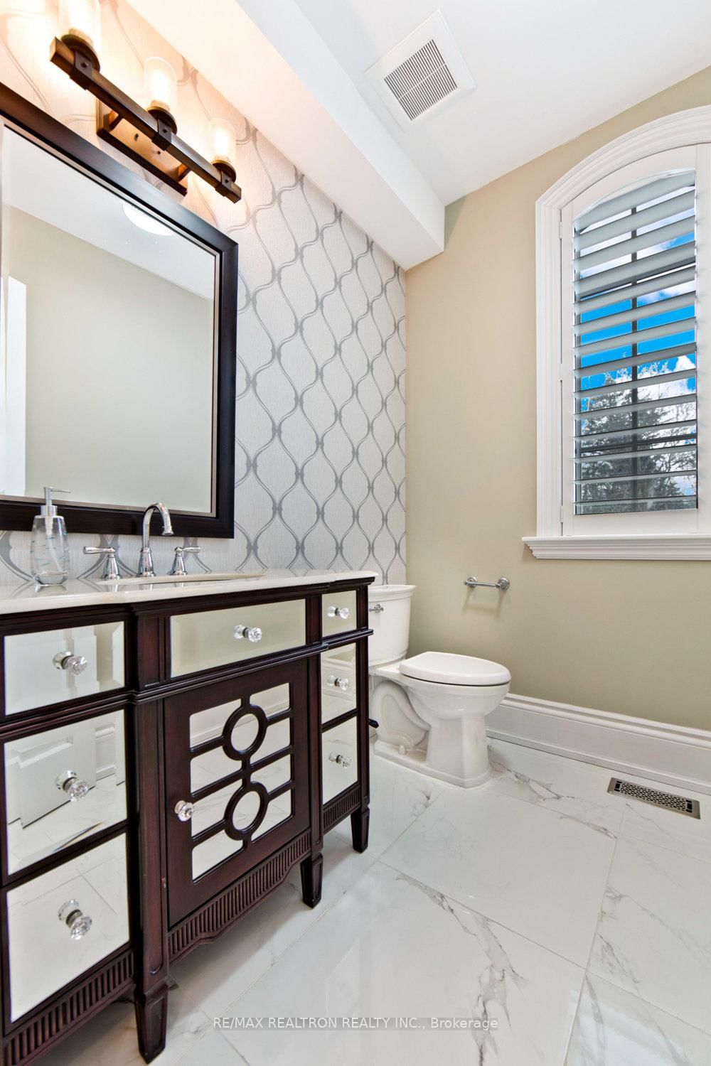 138 Centre Street • Vaughan, ON photo 26