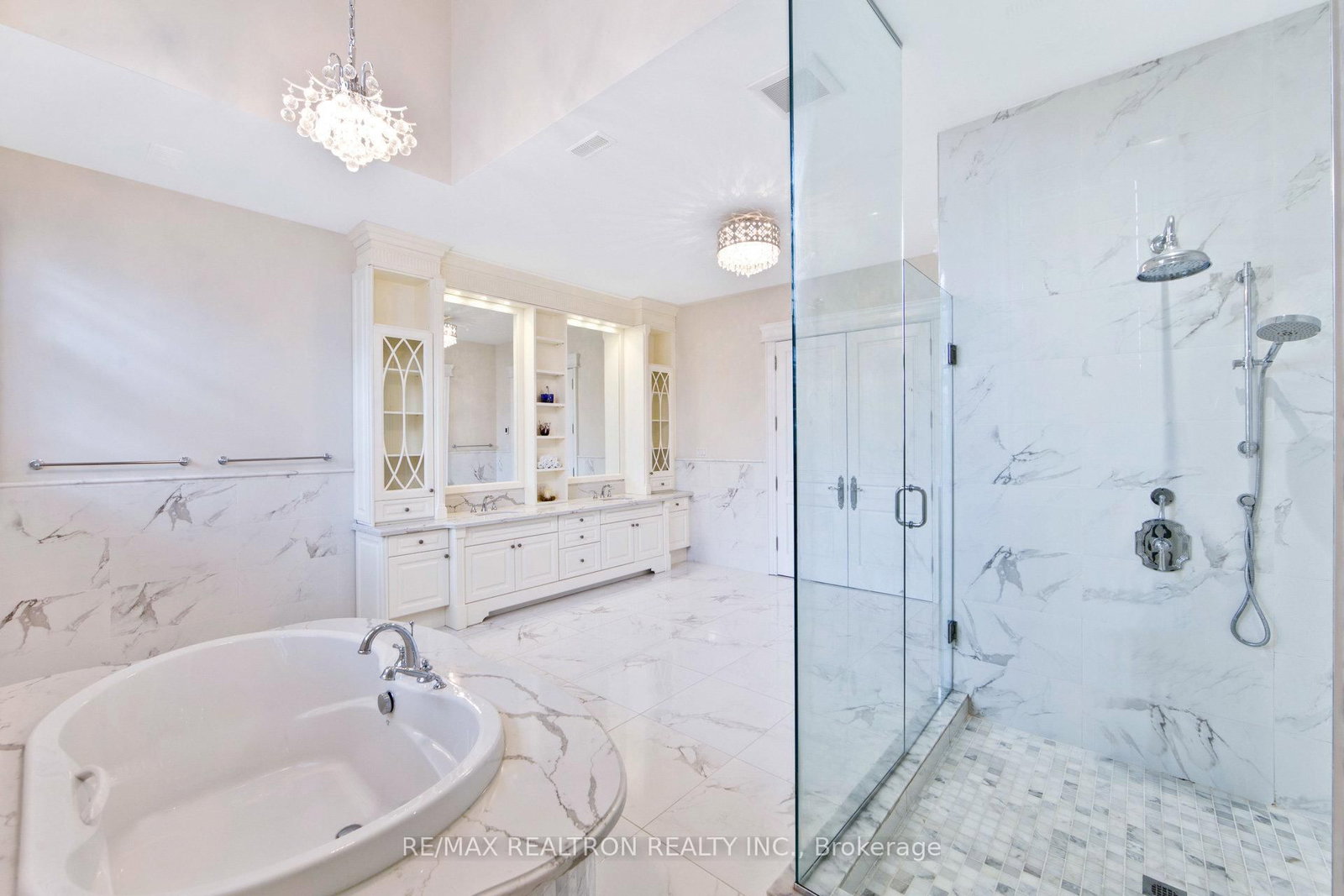 138 Centre Street • Vaughan, ON photo 37