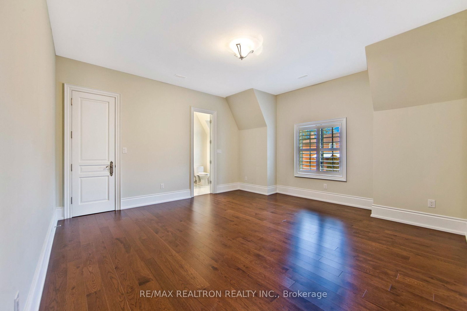 138 Centre Street • Vaughan, ON photo 38