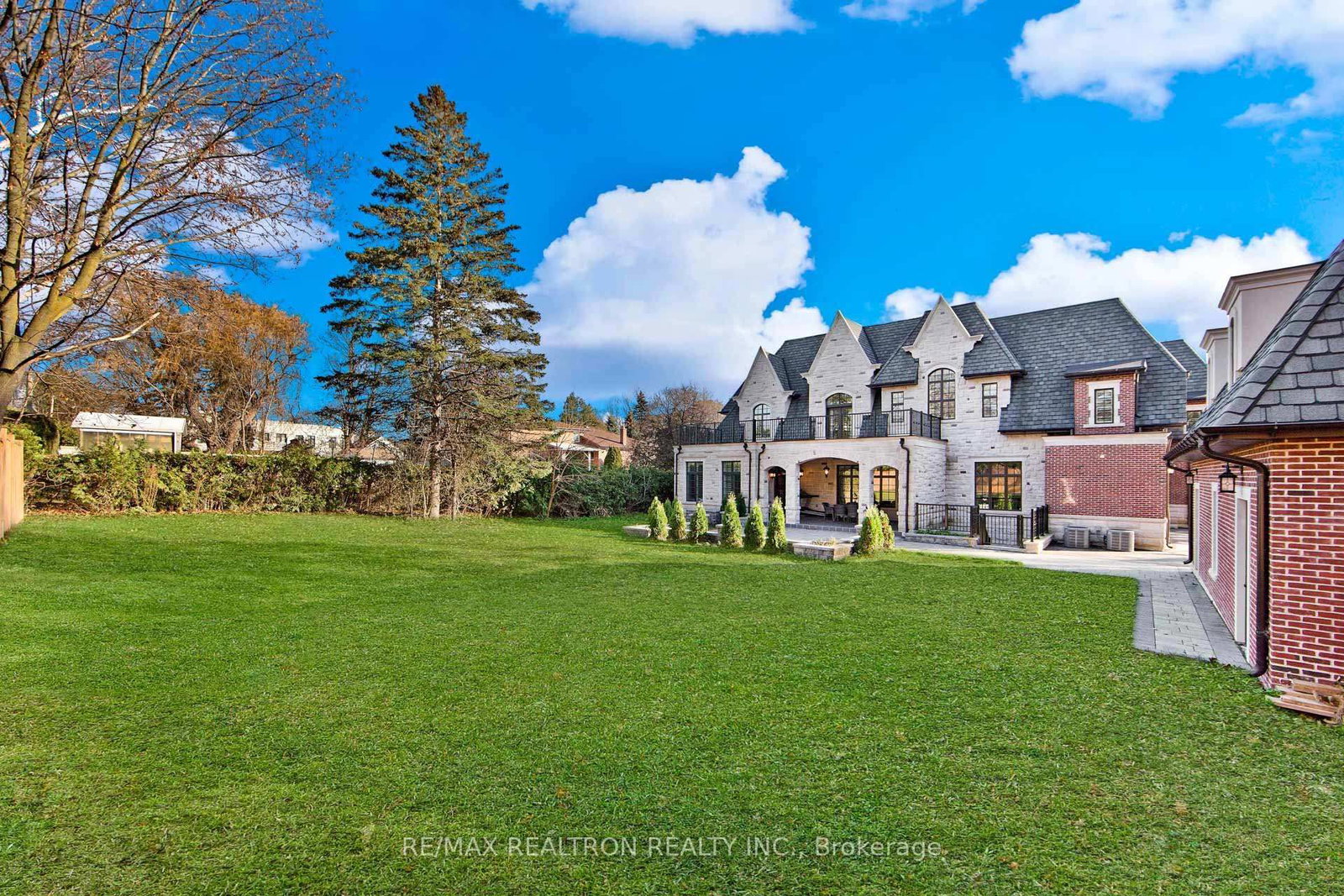 138 Centre Street • Vaughan, ON photo 39