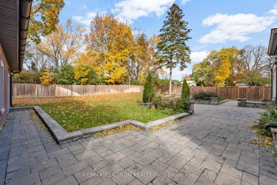 138 Centre Street • Vaughan, ON photo 9