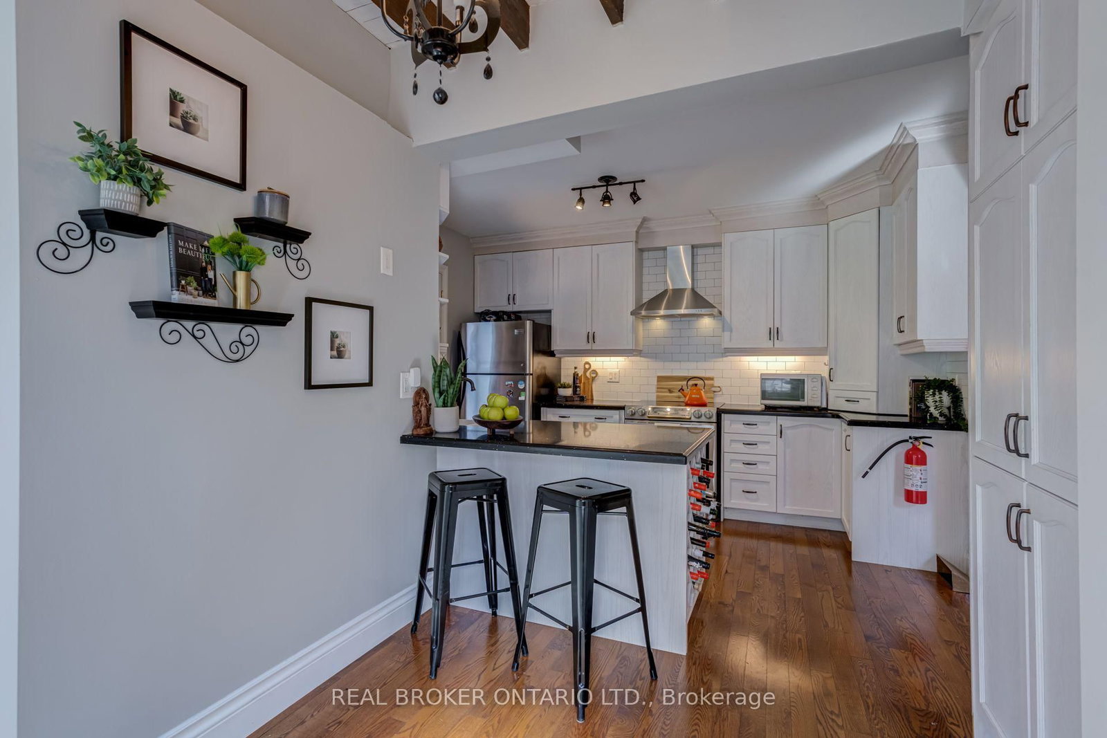 30 Elizabeth Street S • Richmond Hill, ON photo 14