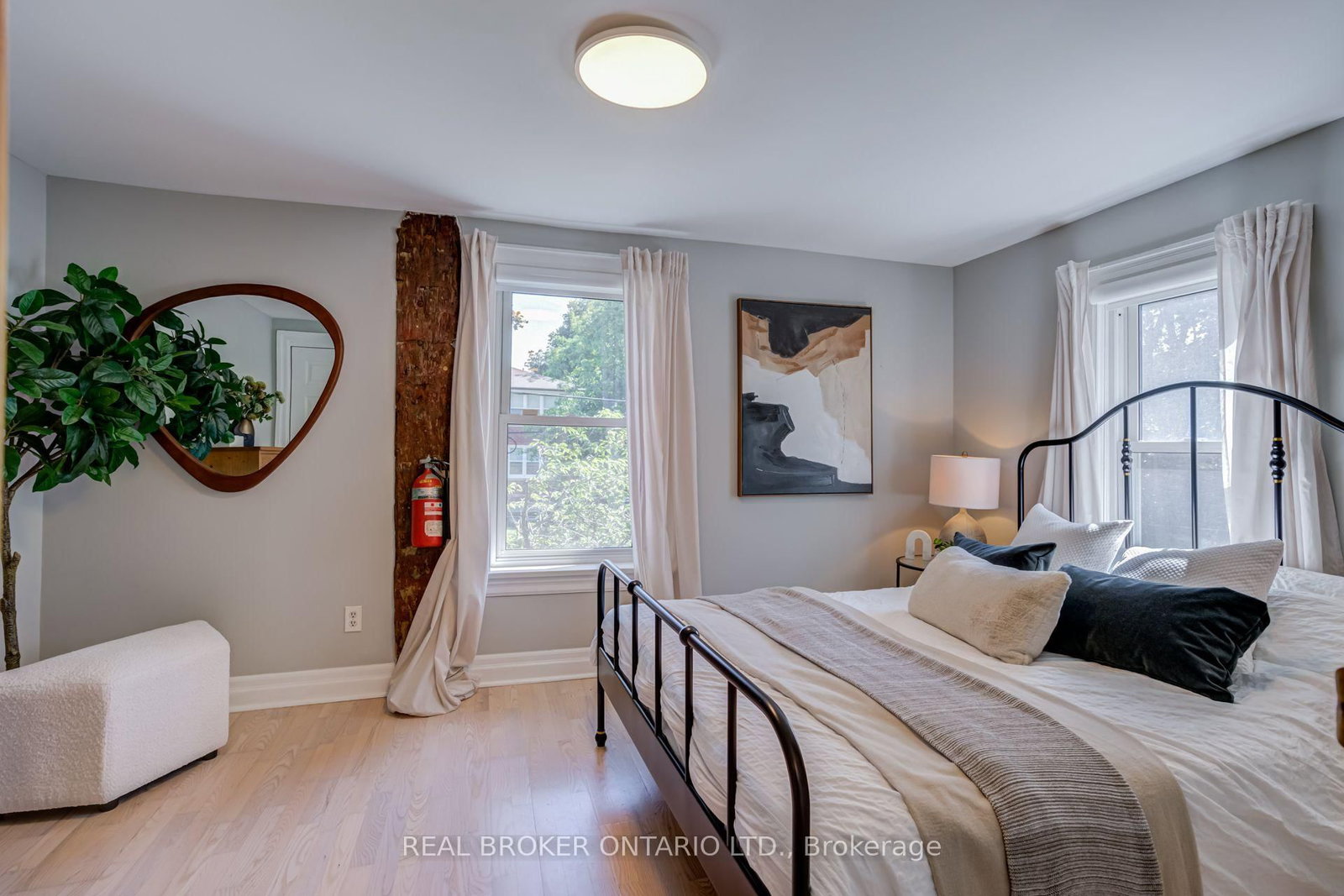 30 Elizabeth Street S • Richmond Hill, ON photo 27