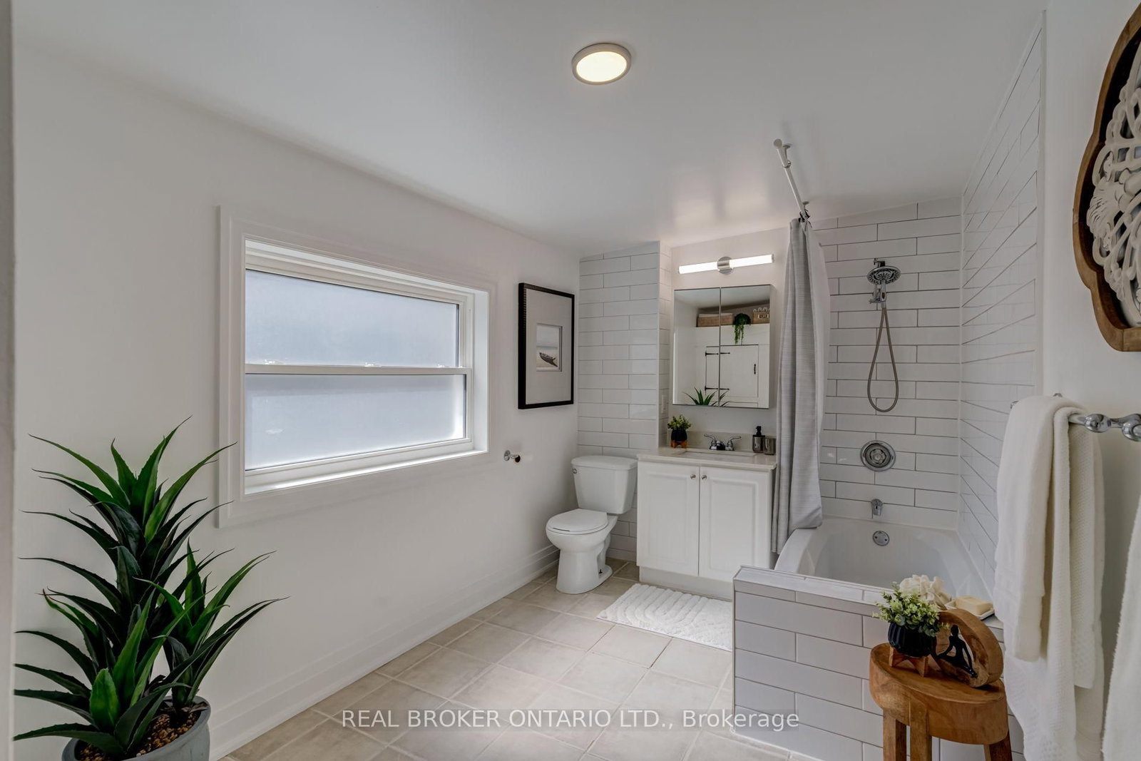 30 Elizabeth Street S • Richmond Hill, ON photo 32