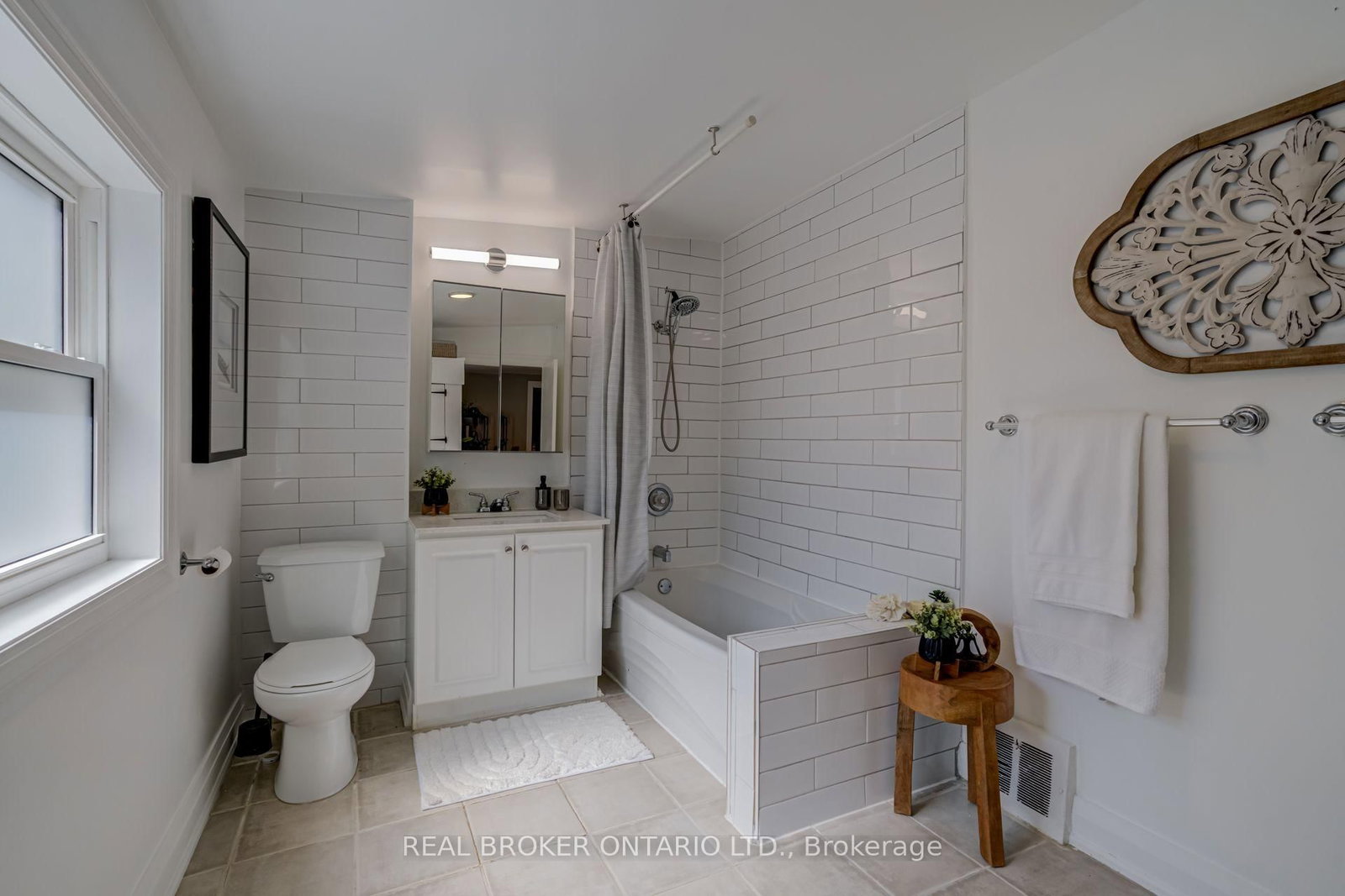 30 Elizabeth Street S • Richmond Hill, ON photo 33