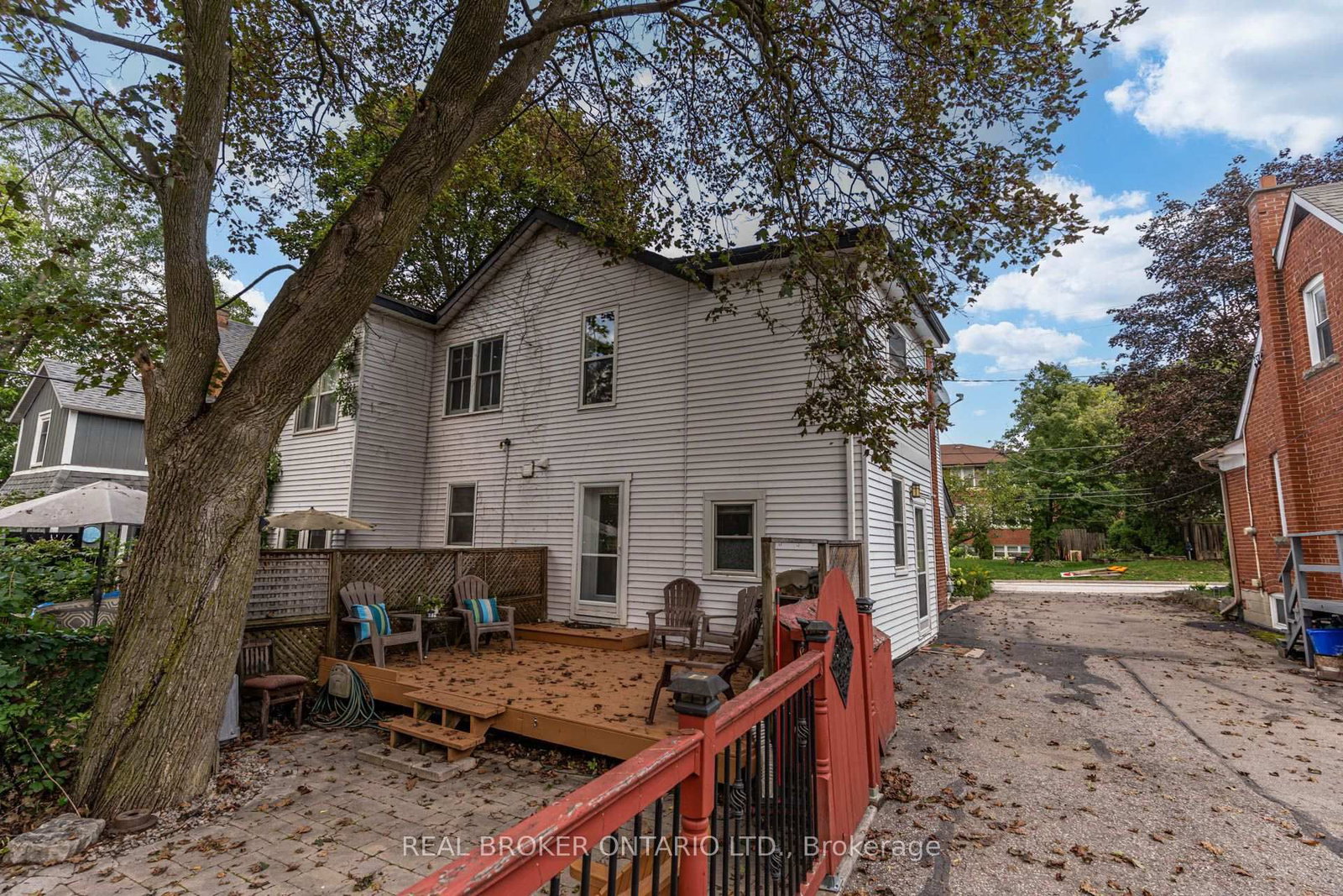 30 Elizabeth Street S • Richmond Hill, ON photo 38