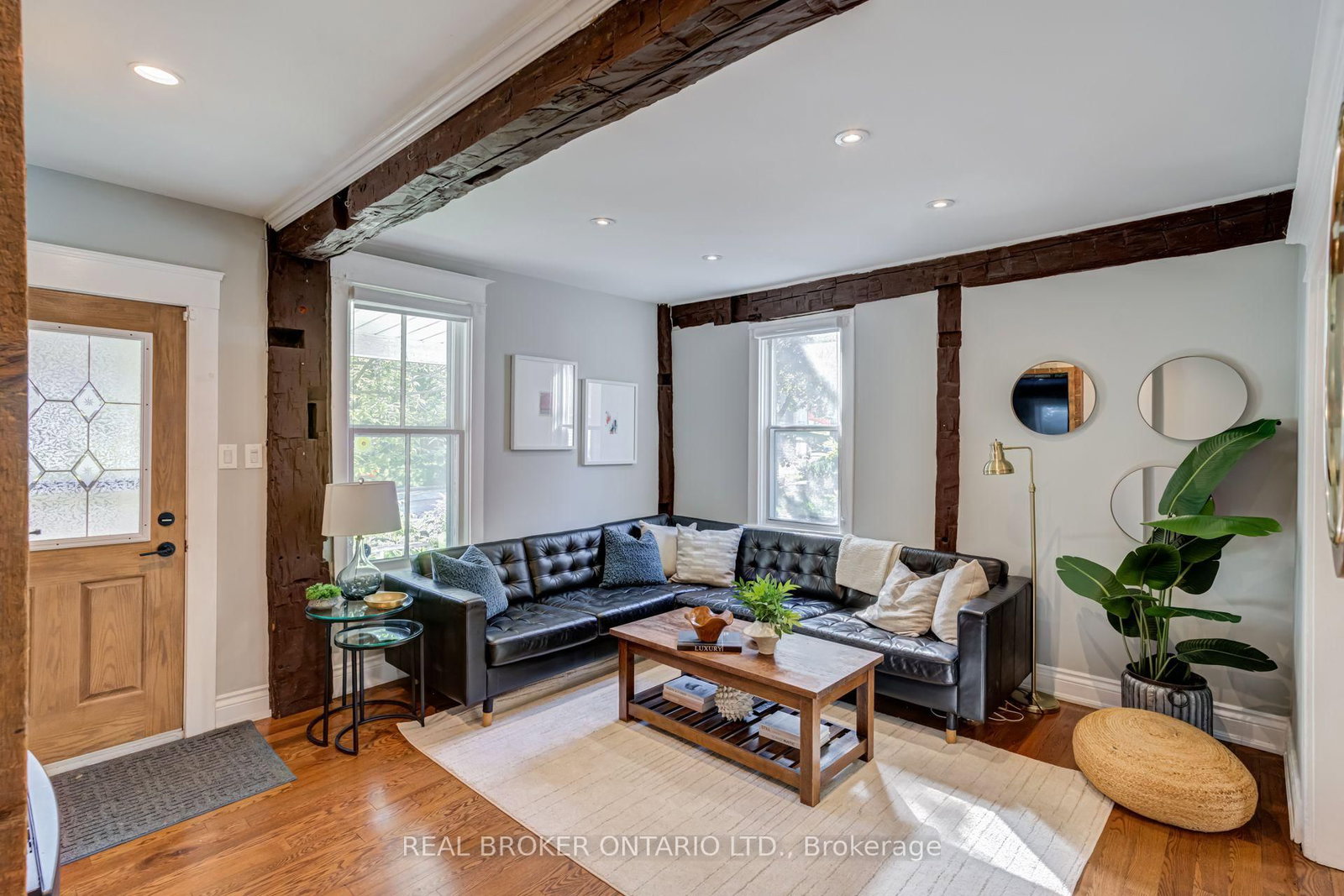 30 Elizabeth Street S • Richmond Hill, ON photo 5