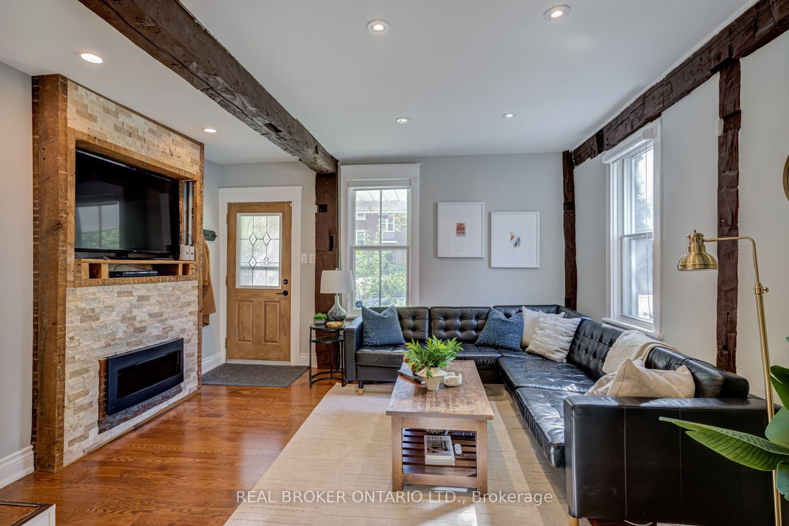 30 Elizabeth Street S • Richmond Hill, ON photo 6