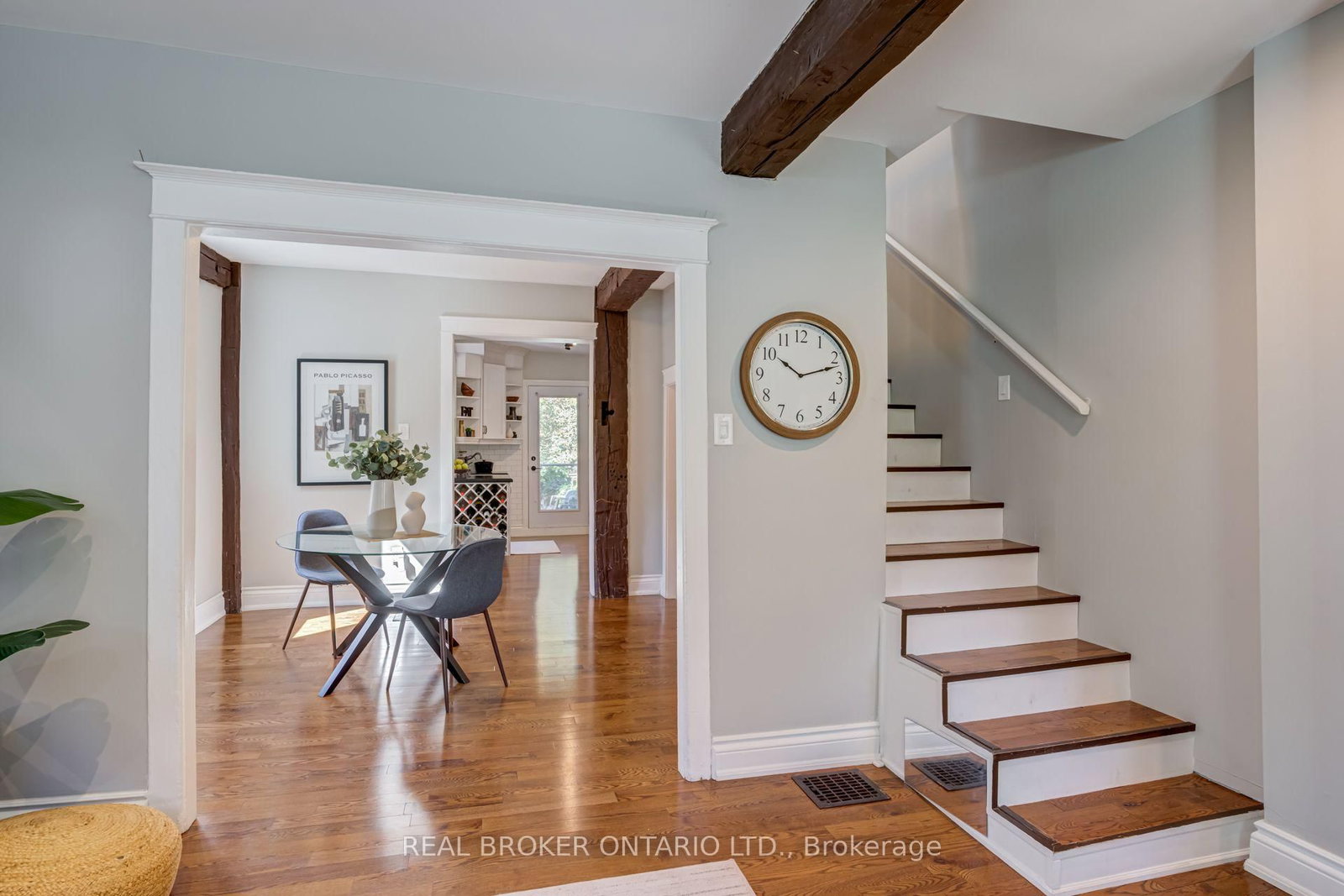 30 Elizabeth Street S • Richmond Hill, ON photo 9