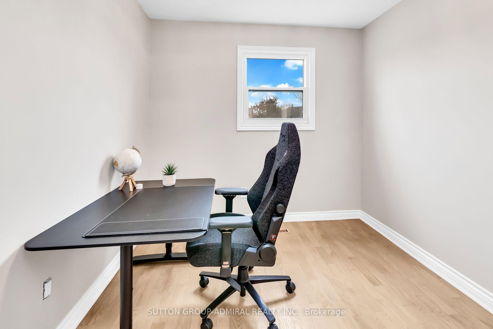 Main & 2nd-119 Mccabe Cres, Vaughan, view 24