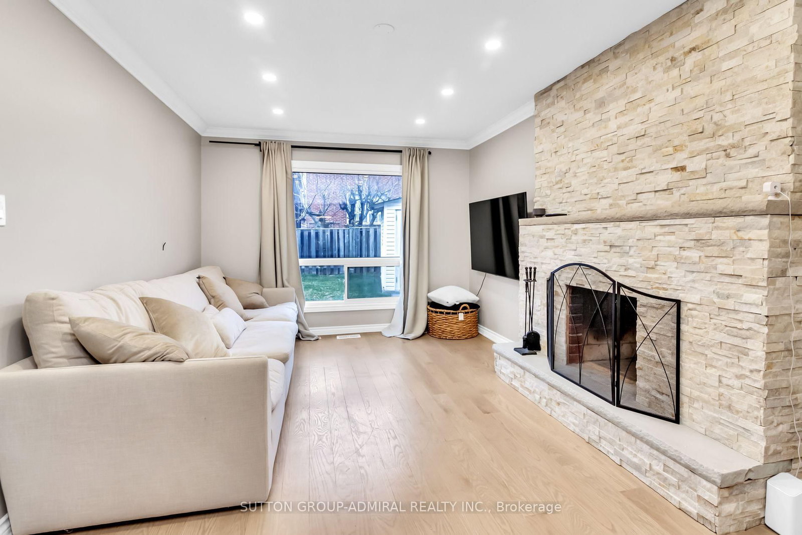 Main & 2nd-119 Mccabe Cres, Vaughan, view 7
