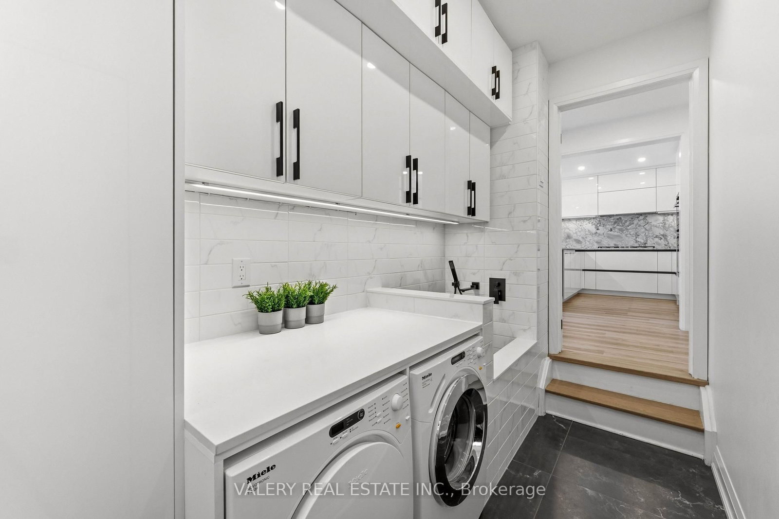 9 Vanguard Road • Vaughan, ON photo 14
