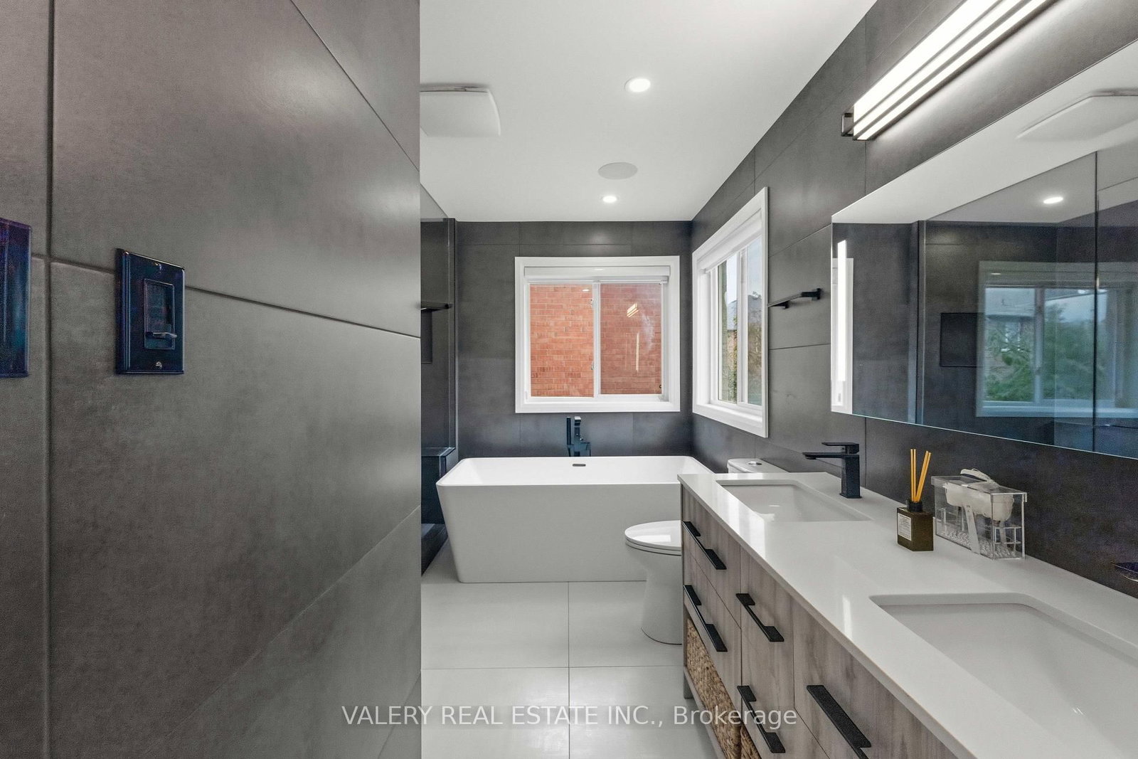 9 Vanguard Road • Vaughan, ON photo 20