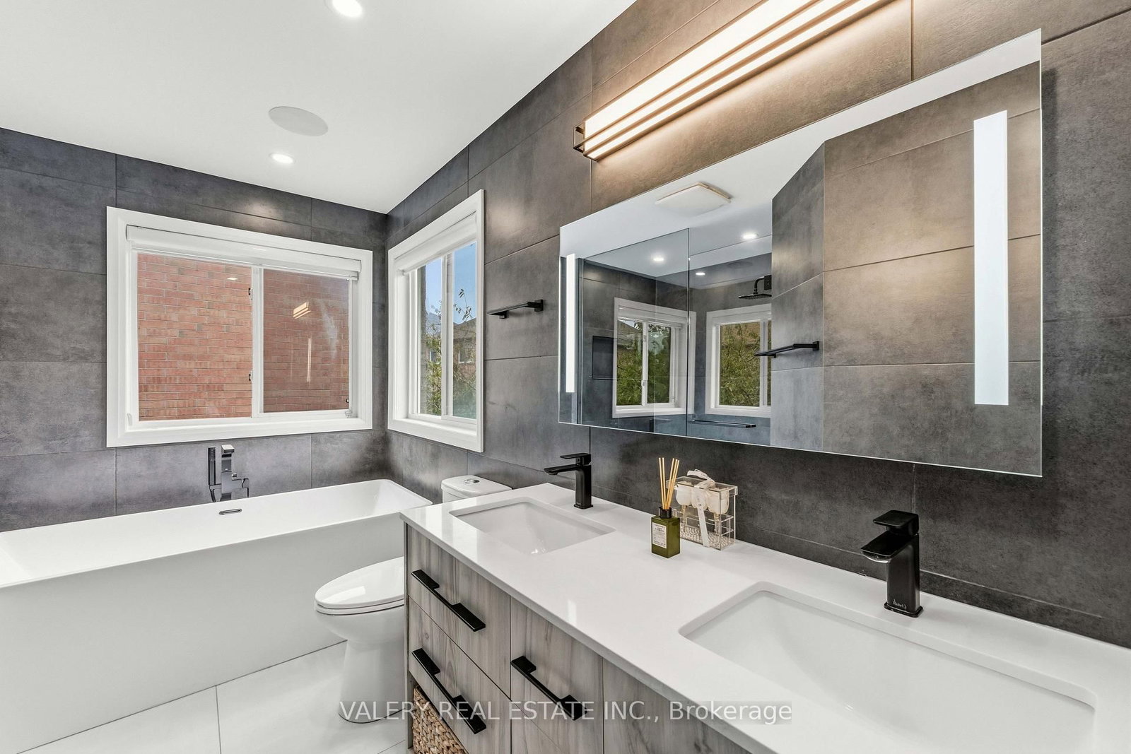 9 Vanguard Road • Vaughan, ON photo 21