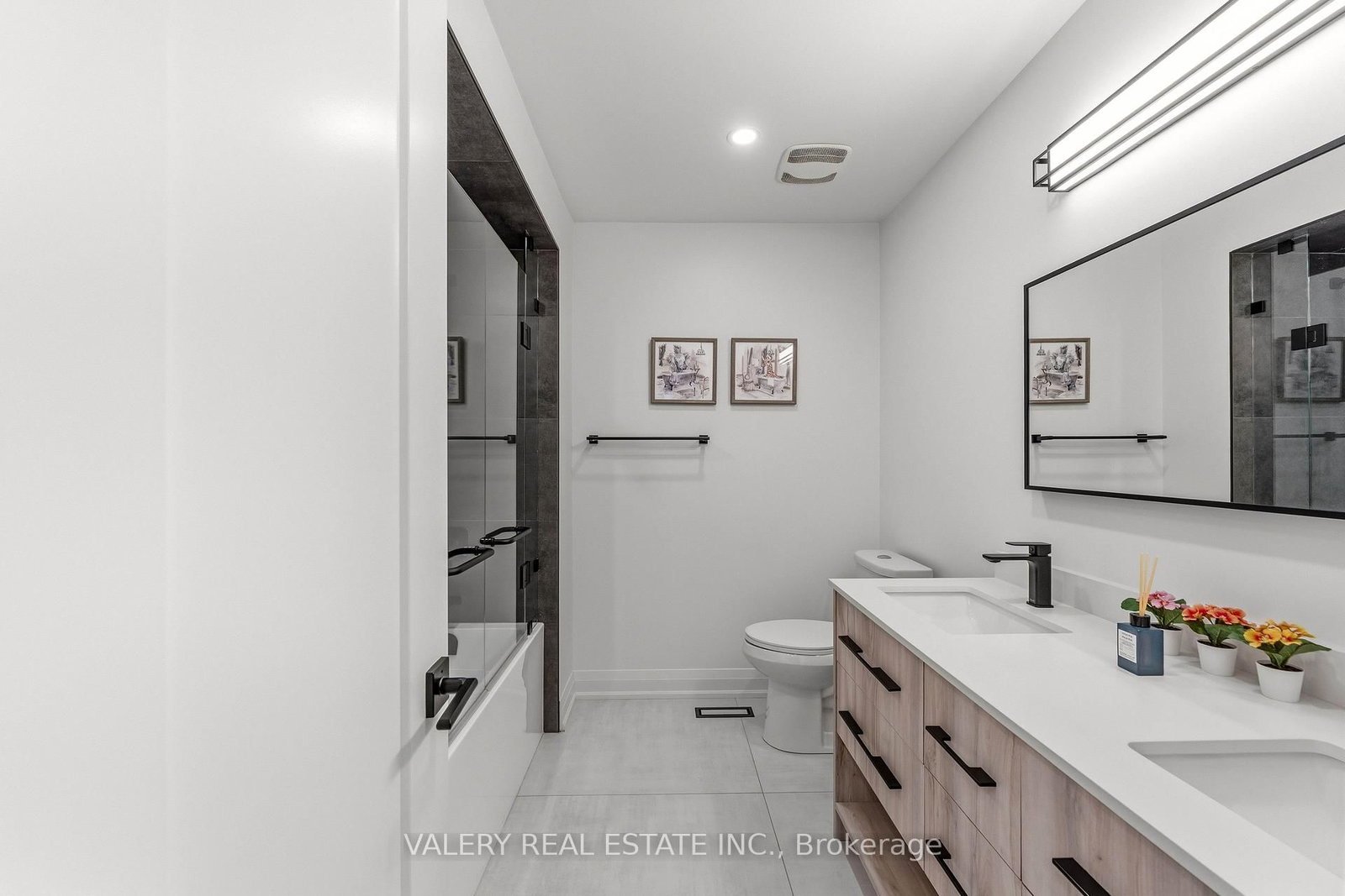 9 Vanguard Road • Vaughan, ON photo 25
