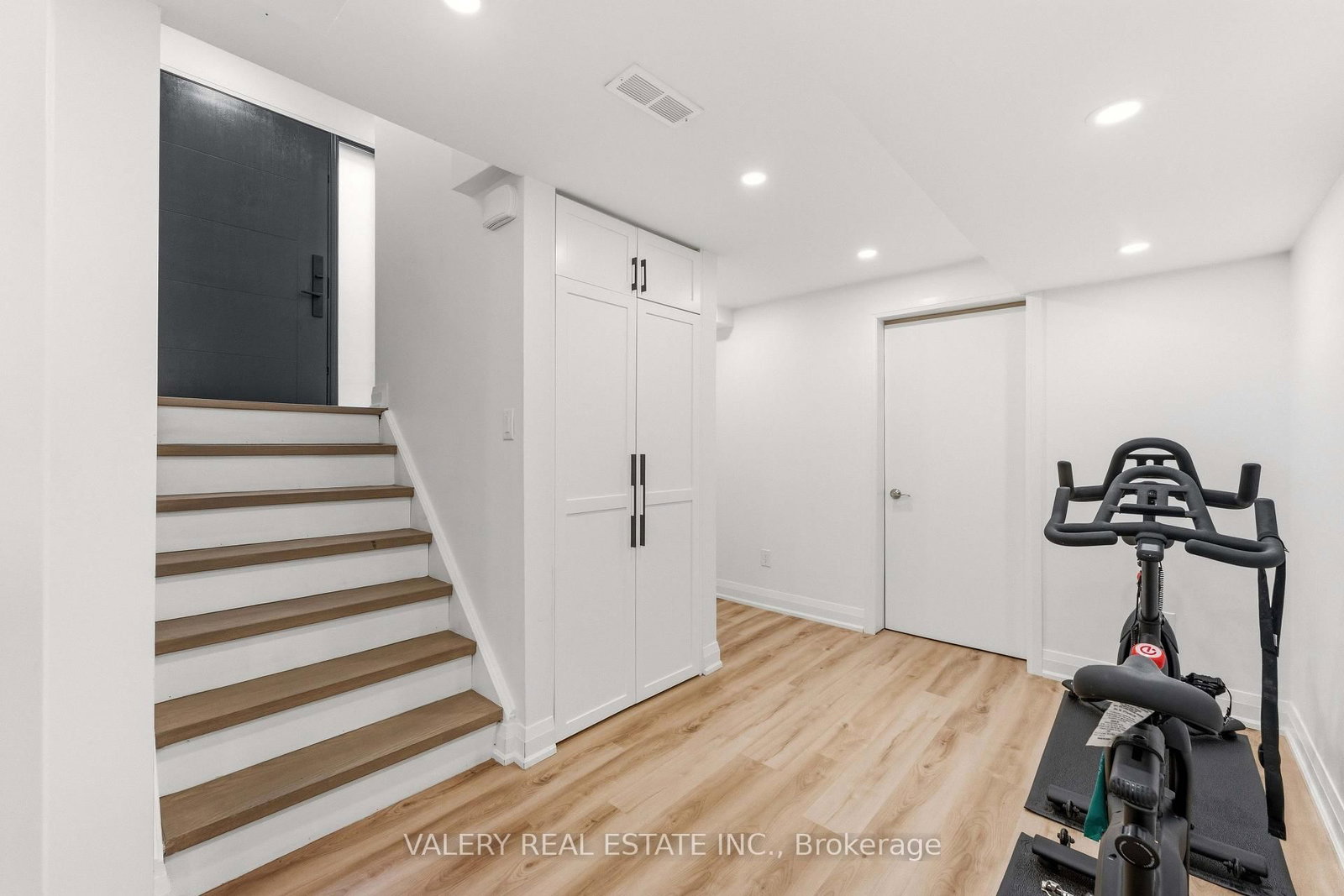 9 Vanguard Road • Vaughan, ON photo 27