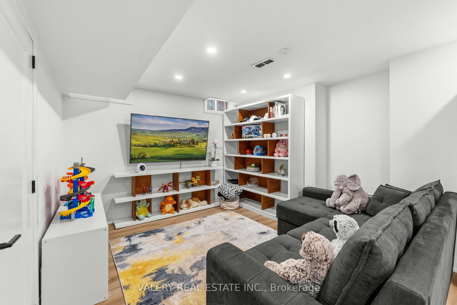 9 Vanguard Road • Vaughan, ON photo 31