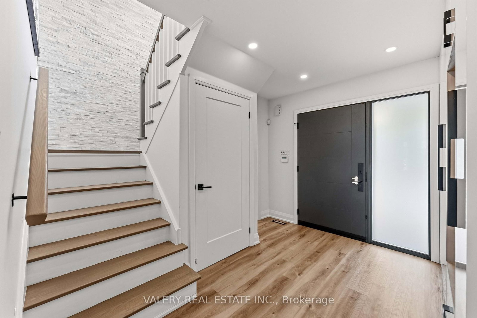 9 Vanguard Road • Vaughan, ON photo 4
