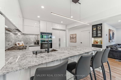9 Vanguard Road • Vaughan, ON photo 7