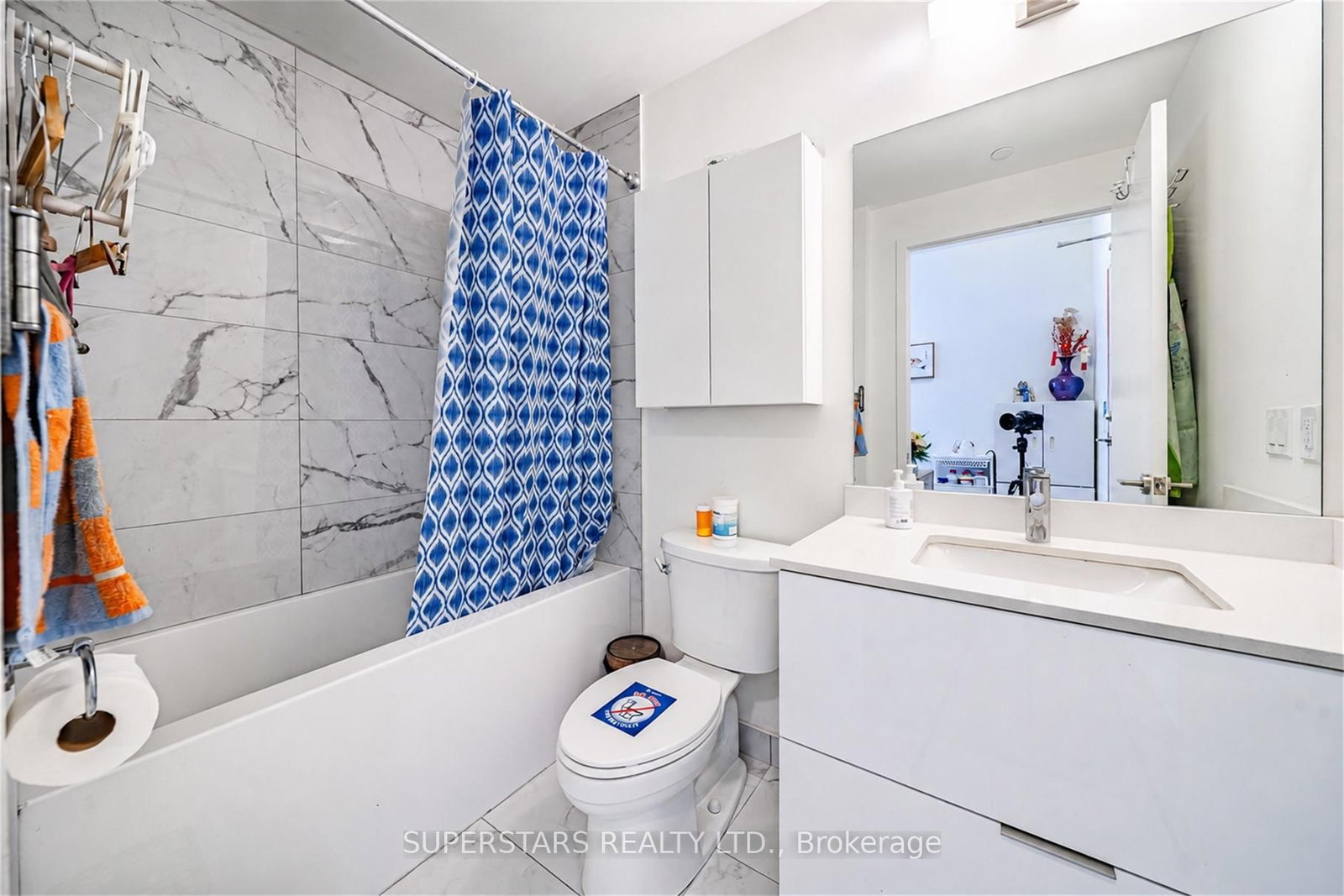 2 David Eyer Road • #230 • Richmond Hill, ON photo 17