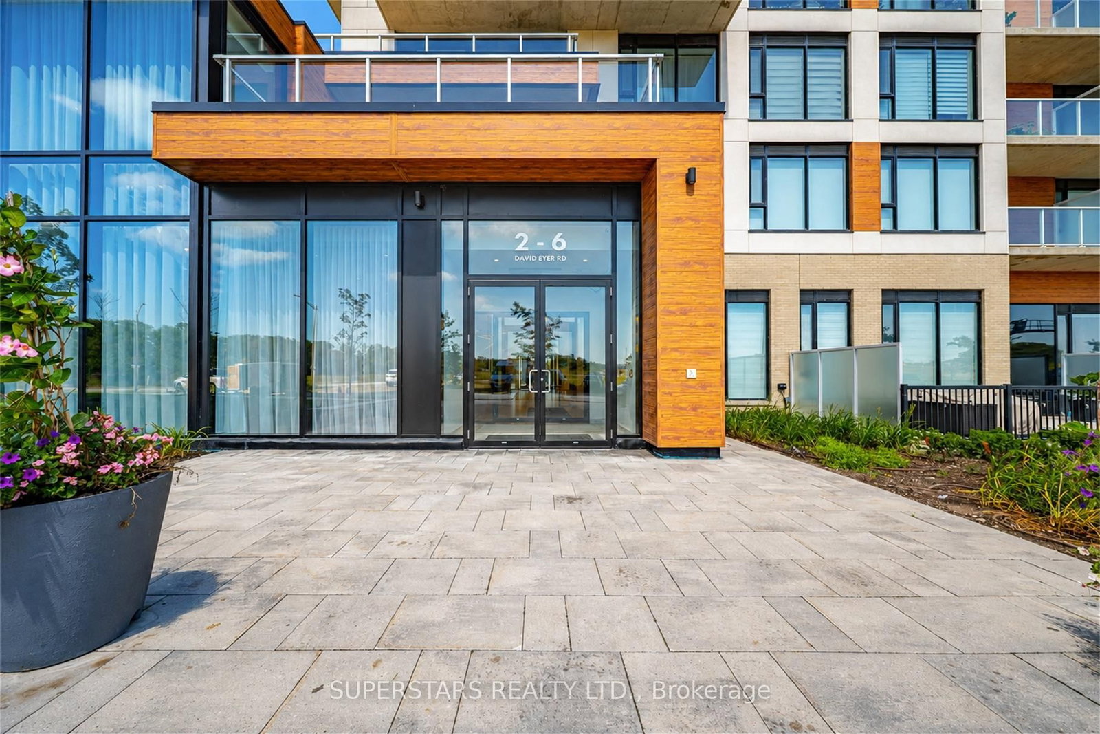 2 David Eyer Road • #230 • Richmond Hill, ON photo 3