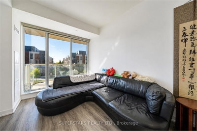 2 David Eyer Road • #230 • Richmond Hill, ON photo 5
