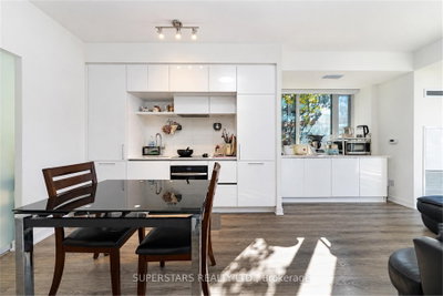2 David Eyer Road • #230 • Richmond Hill, ON photo 9