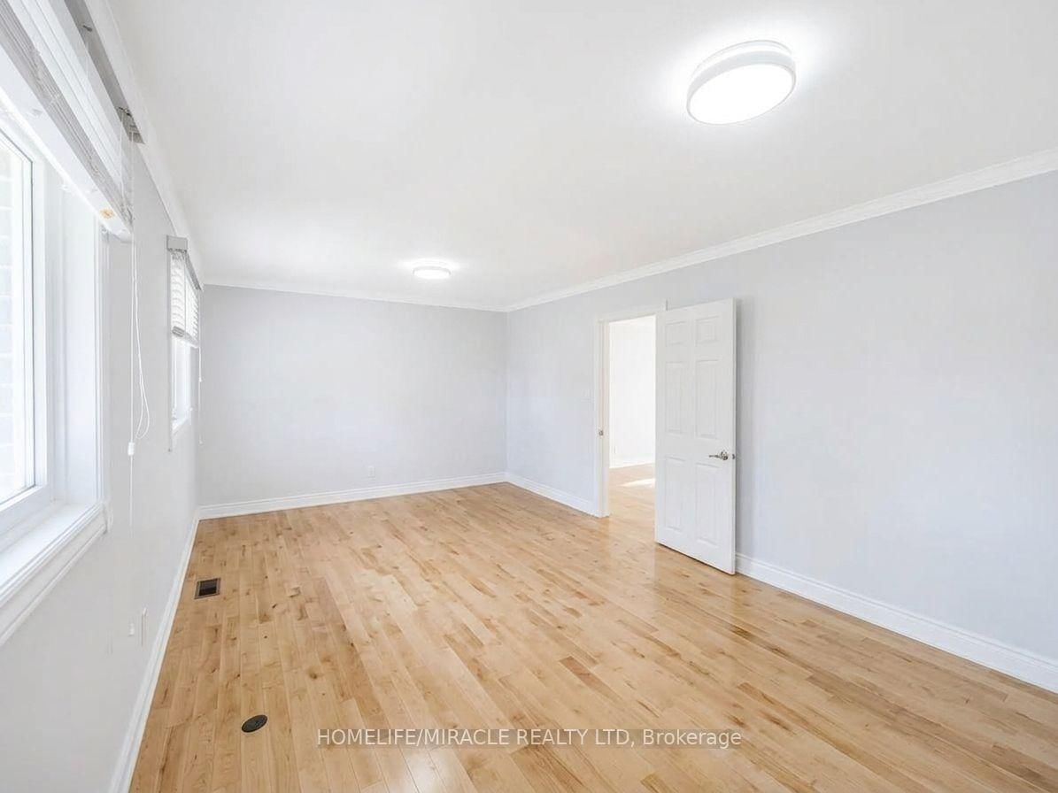 14178 Yonge Street • Aurora, ON photo 18