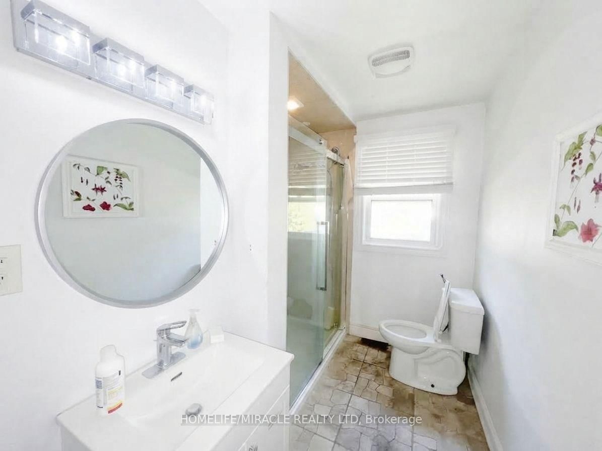 14178 Yonge Street • Aurora, ON photo 19