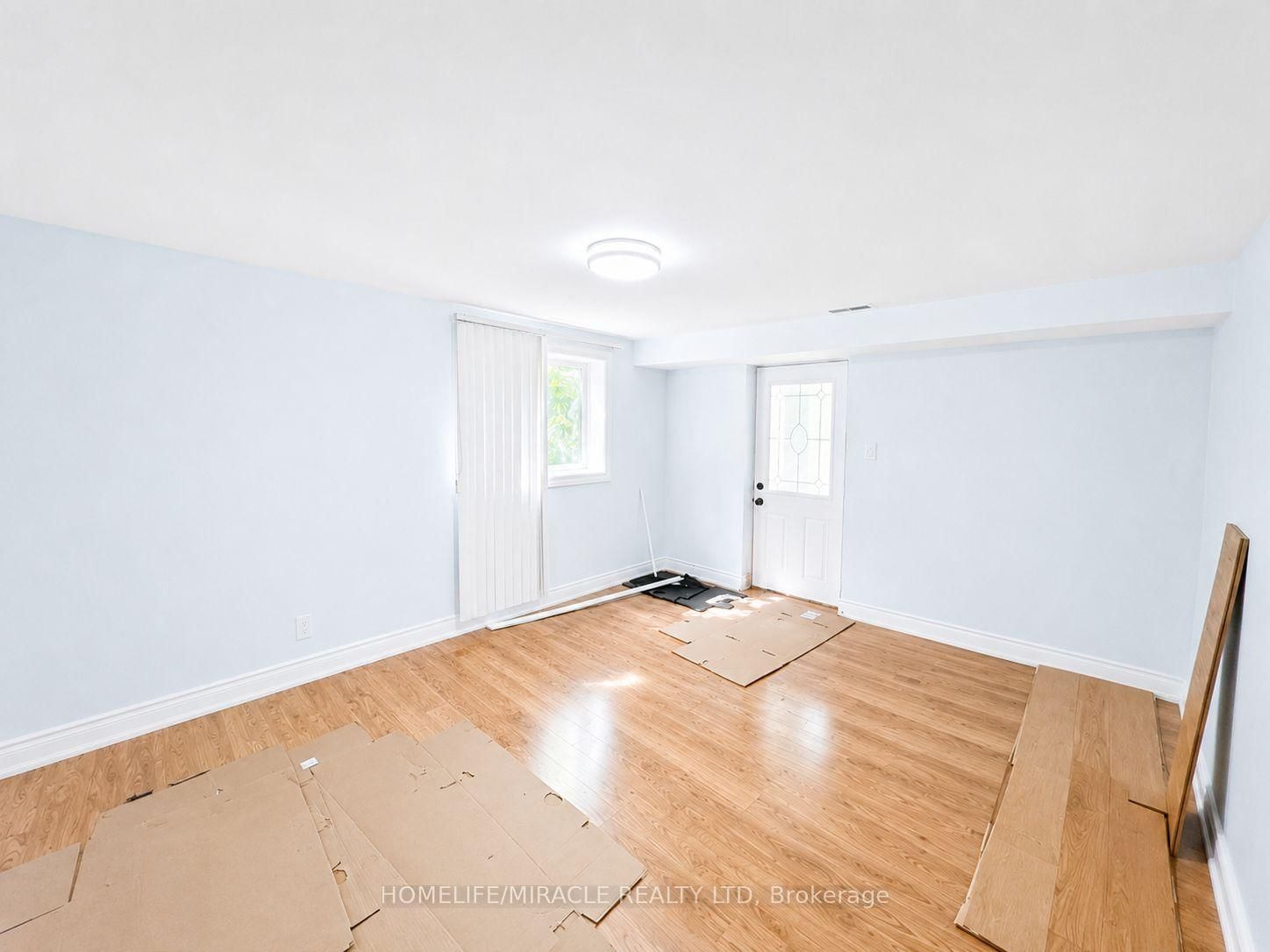 14178 Yonge Street • Aurora, ON photo 23