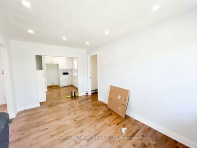 14178 Yonge Street • Aurora, ON photo 9