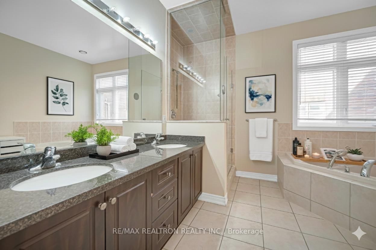 71 Glengordon Crescent • Markham, ON photo 10