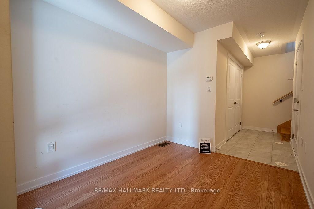 12 Dandara Gate • Vaughan, ON photo 6