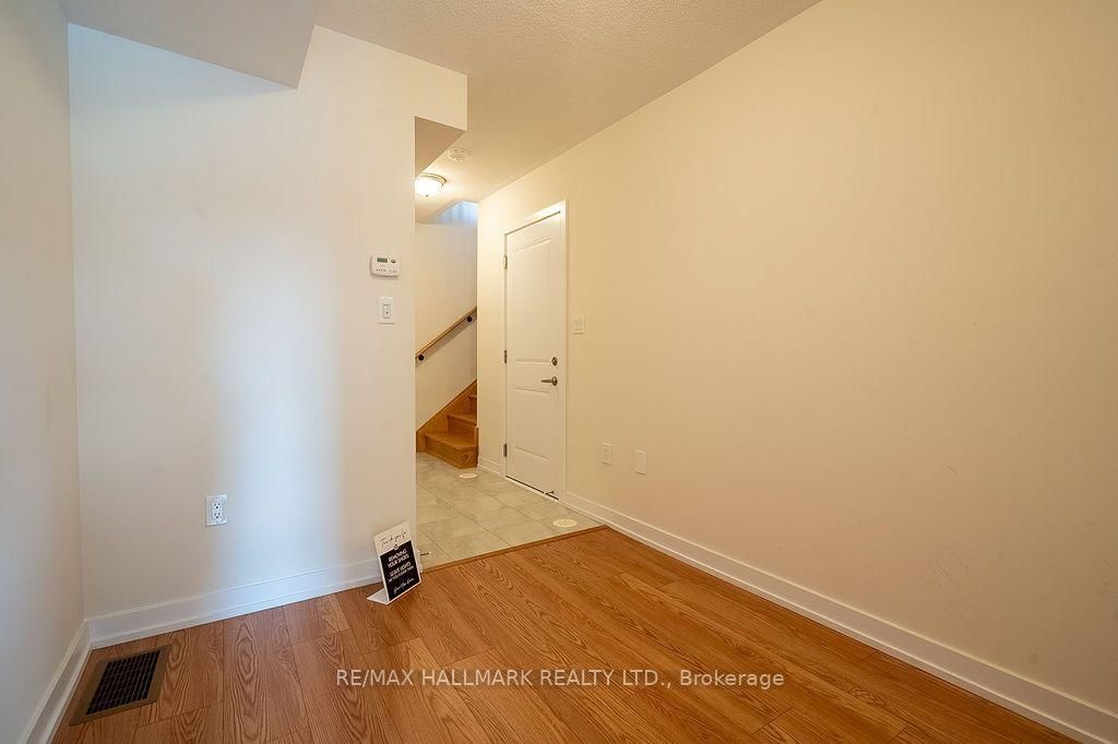 12 Dandara Gate • Vaughan, ON photo 7