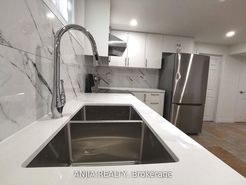 442 Bonita Crescent