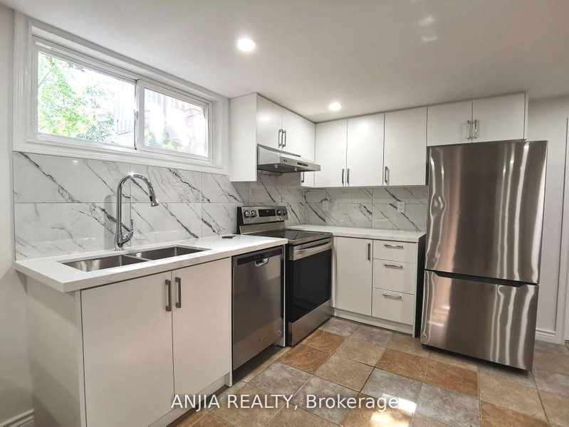 442 Bonita Crescent