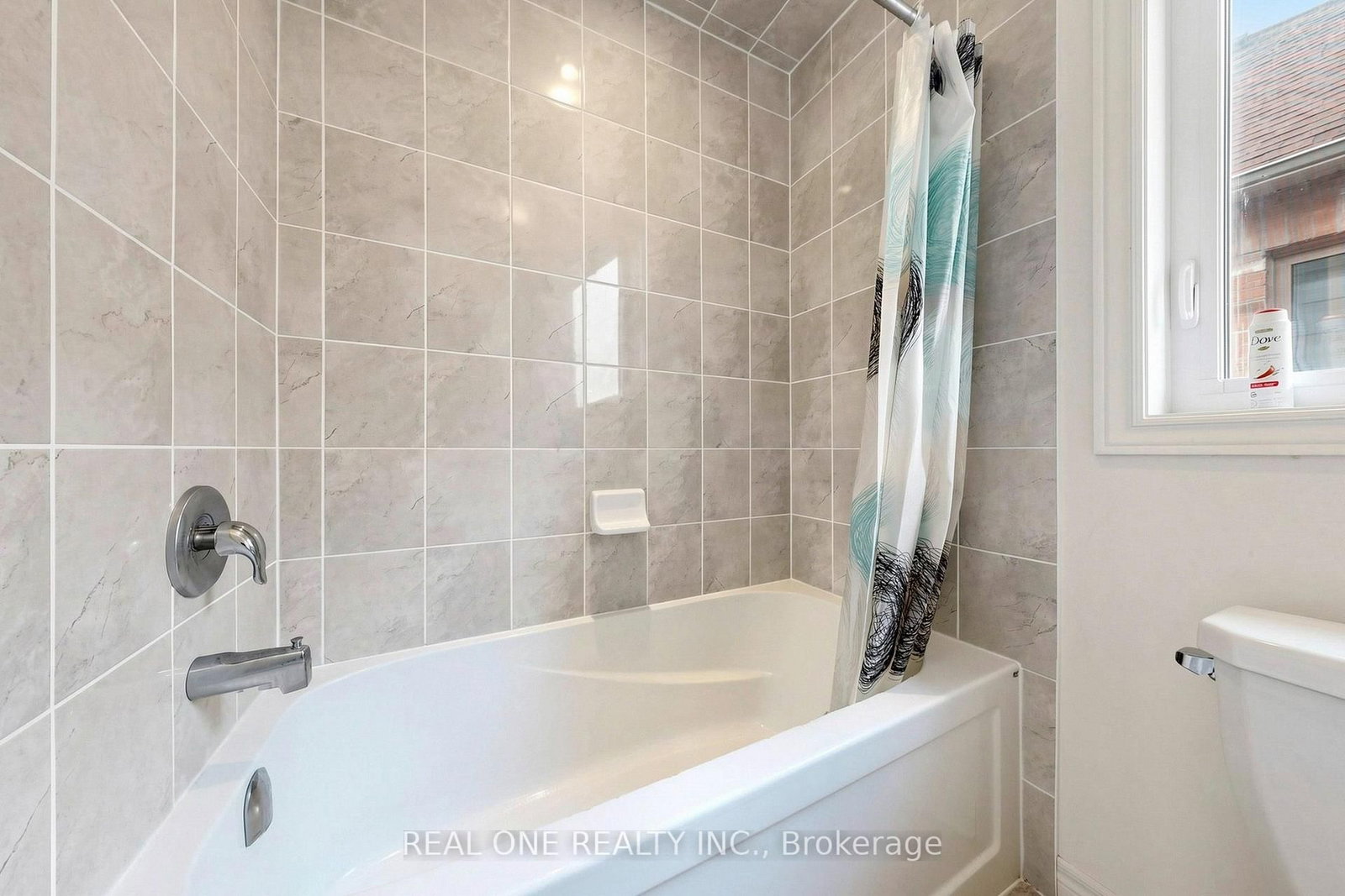 48 Lanark Street • Bradford West Gwillimbury, ON photo 23