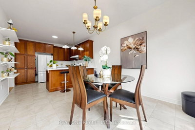 48 Lanark Street • Bradford West Gwillimbury, ON photo 9