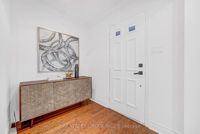 16 Innisbrook Crescent • Markham, ON photo 3