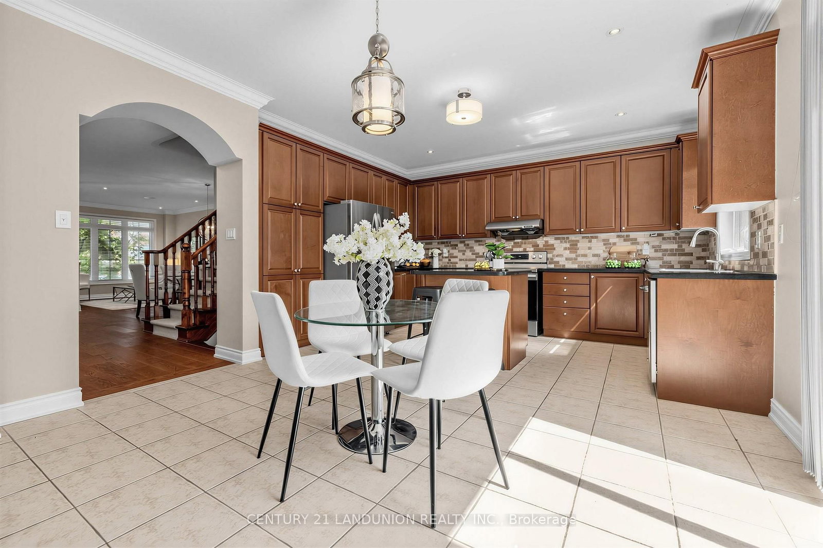21 Hendel Drive • Vaughan, ON photo 8