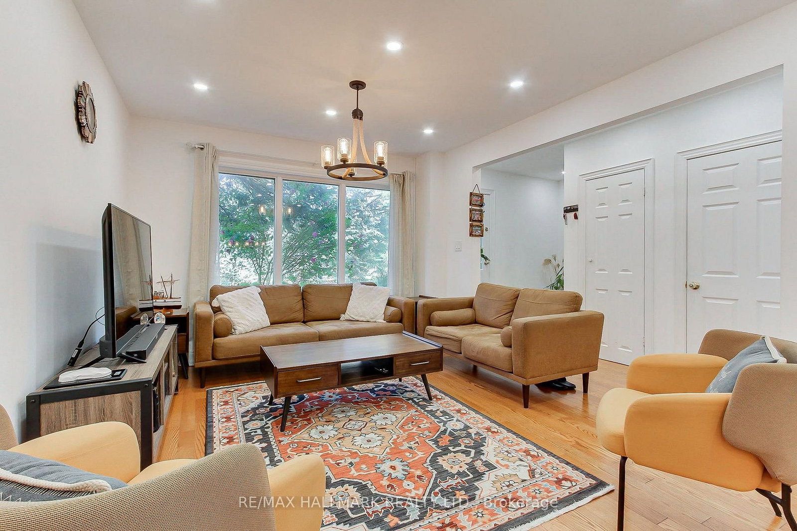 339 Neal Drive • Richmond Hill, ON photo 1