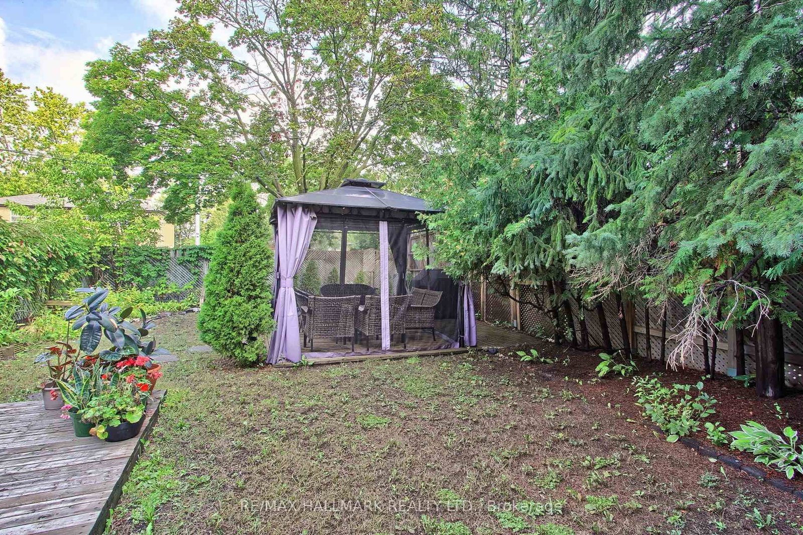 339 Neal Drive • Richmond Hill, ON photo 38