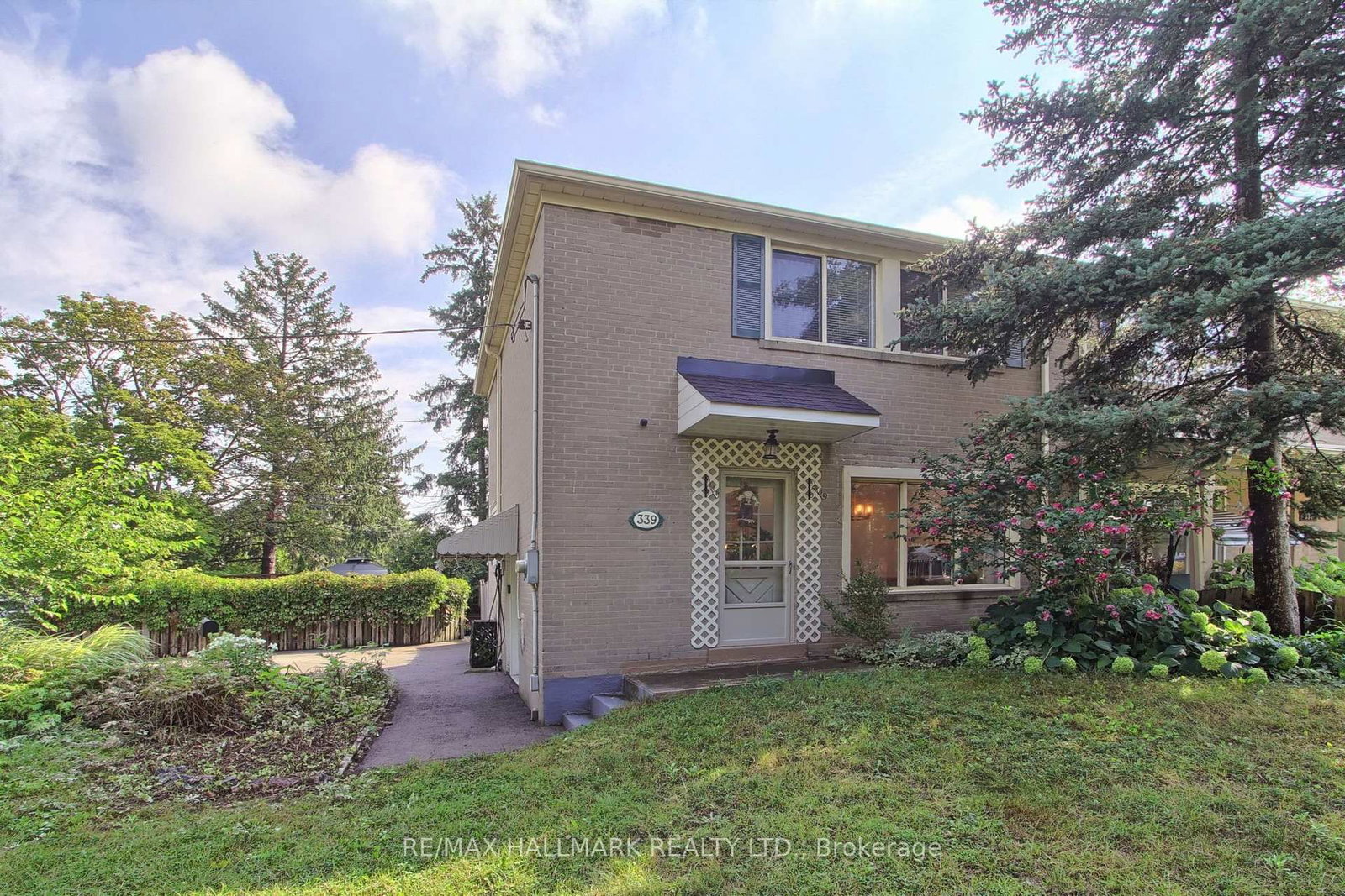 339 Neal Drive • Richmond Hill, ON photo 5